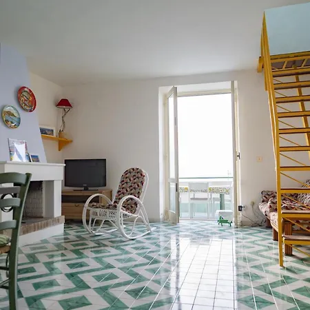 Nel Punto Piu Alto Dell' Isola, Terrazza Con Vista Mozzafiato Procida