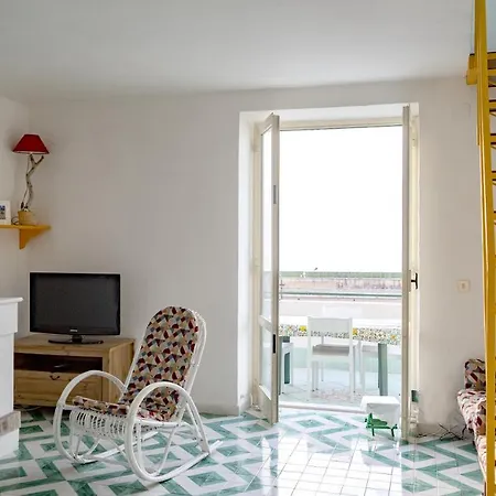 Nel Punto Piu Alto Dell' Isola, Terrazza Con Vista Mozzafiato Procida